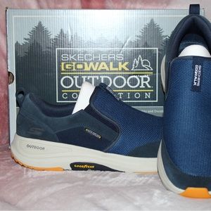 Mens size 13 sketchers